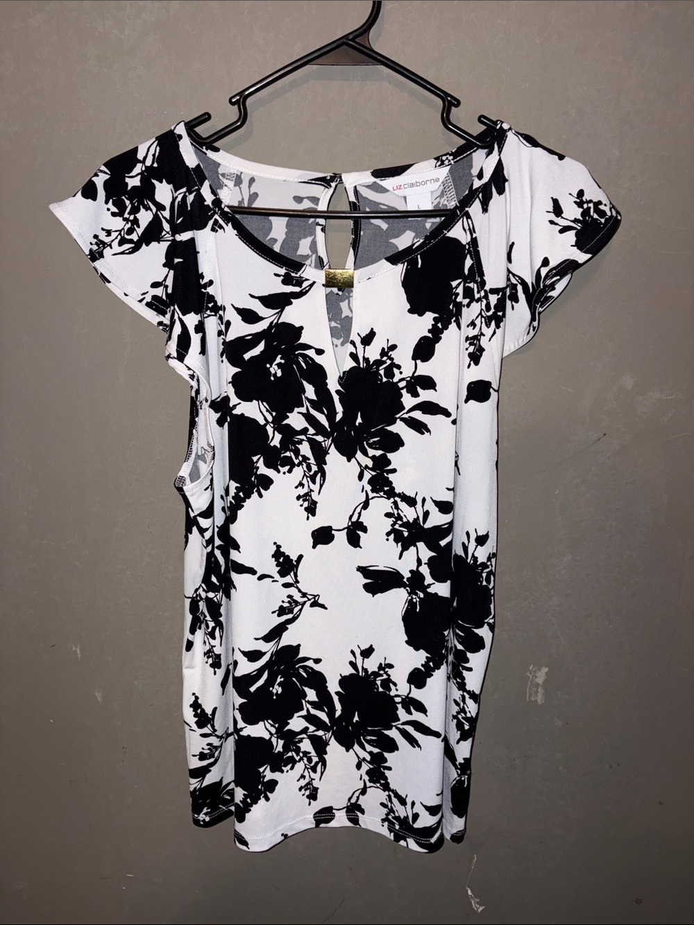 Liz Claiborne Black & White Floral Keyhole Sleeve Top